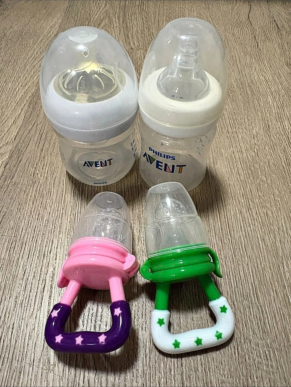 Avent Baby Bottles with Handles in White & Green